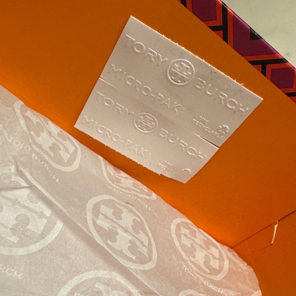 Tory Burch Patterned Box - Picture 4 of 4